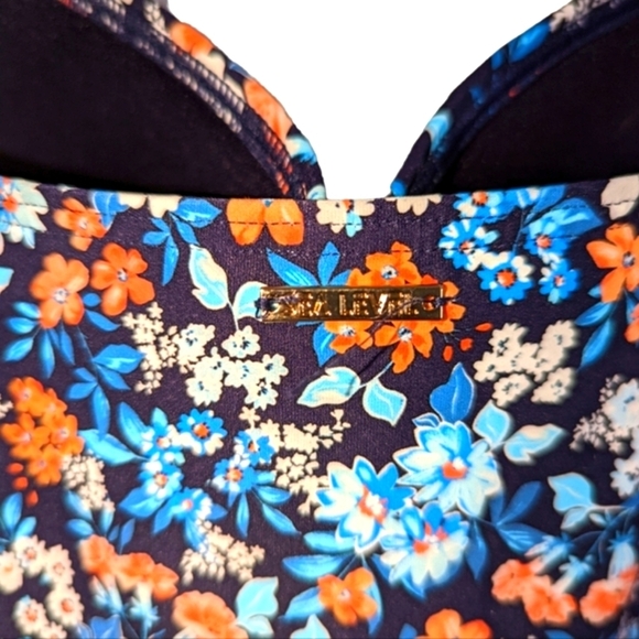 Sea Level Cross Front Multifit Floral Plus Size One-Piece.. Swimsuit... Sz 18 - Picture 5 of 10